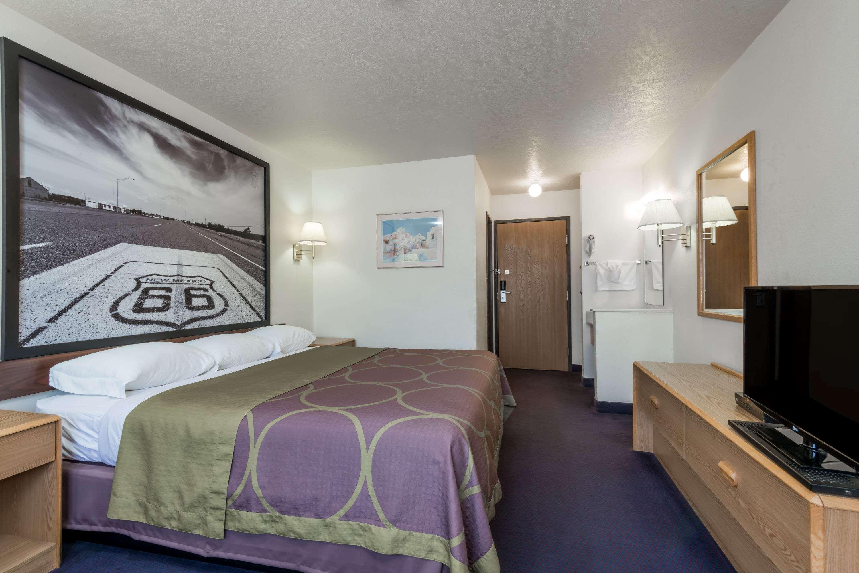 Super 8 by Wyndham Bernalillo Hotel Eksteriør billede