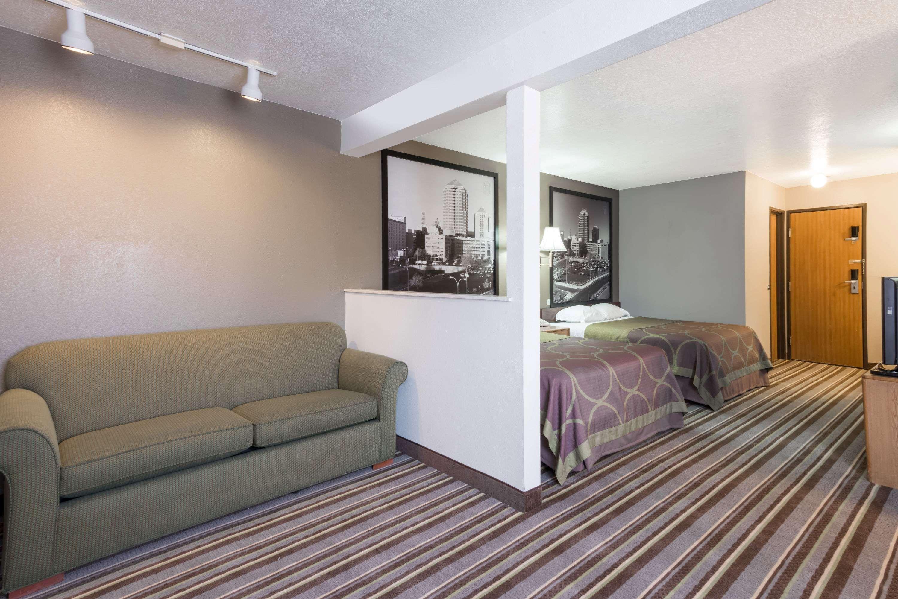 Super 8 by Wyndham Bernalillo Hotel Eksteriør billede