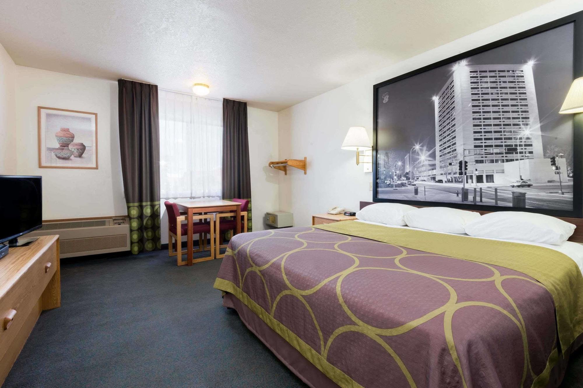 Super 8 by Wyndham Bernalillo Hotel Eksteriør billede