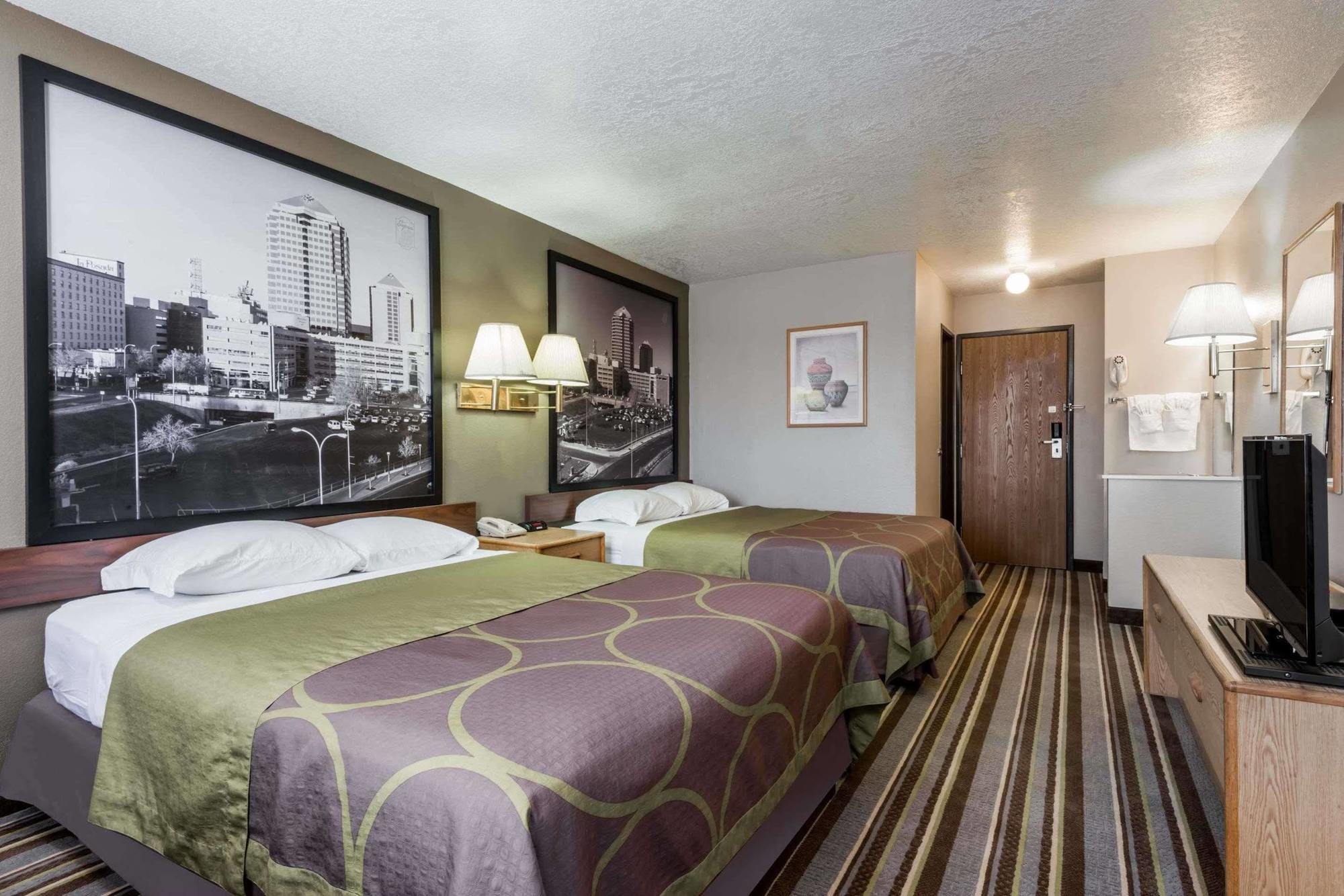 Super 8 by Wyndham Bernalillo Hotel Eksteriør billede