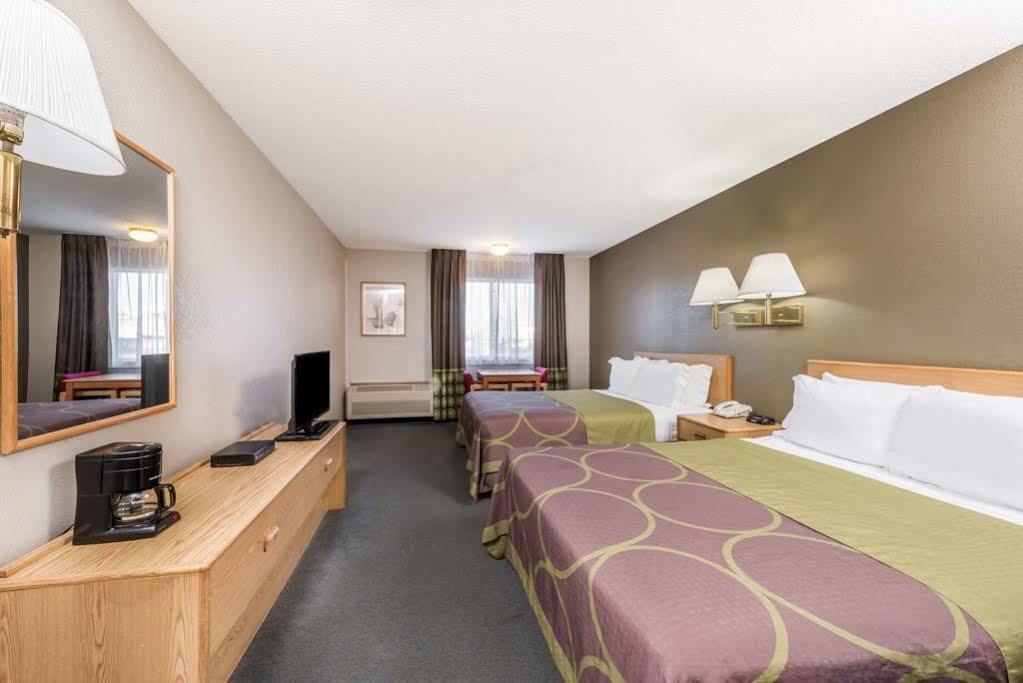 Super 8 by Wyndham Bernalillo Hotel Eksteriør billede