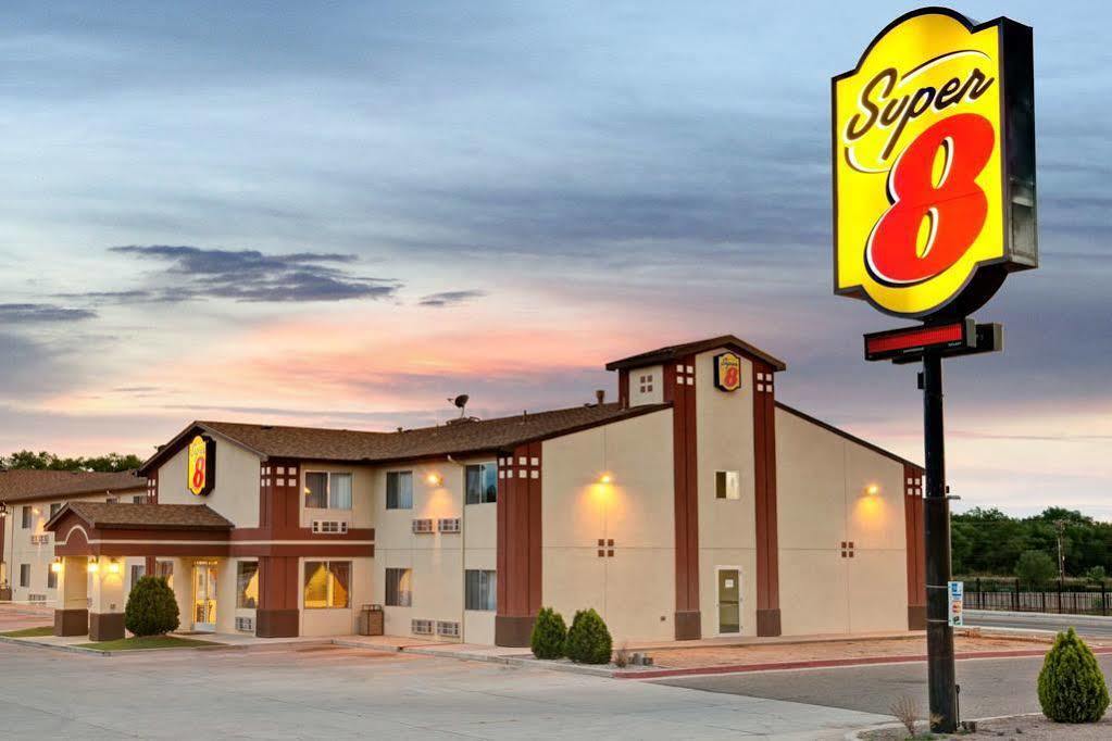Super 8 by Wyndham Bernalillo Hotel Eksteriør billede